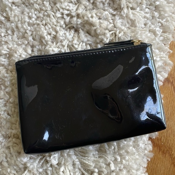 Victoria's Secret Forever an Angel Black Patent Makeup Bag Zip Travel - Picture 4 of 6